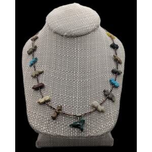 Zuni fetish necklace hand carved gemstone vintage Native American necklace